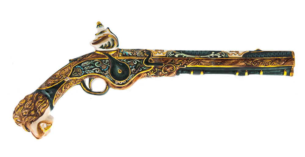 Штоф "Пистолет дуэльный" (цветной с золотом) ШФ-010С